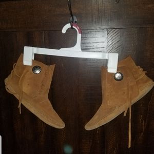 Minnetonka moccasins womens size 8